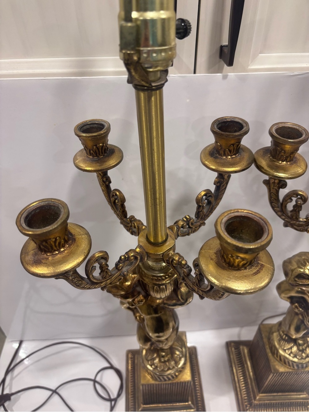 Vintage brass pair of gold cherub candelabra table lamps Hollywood regency - Picture 4 of 16